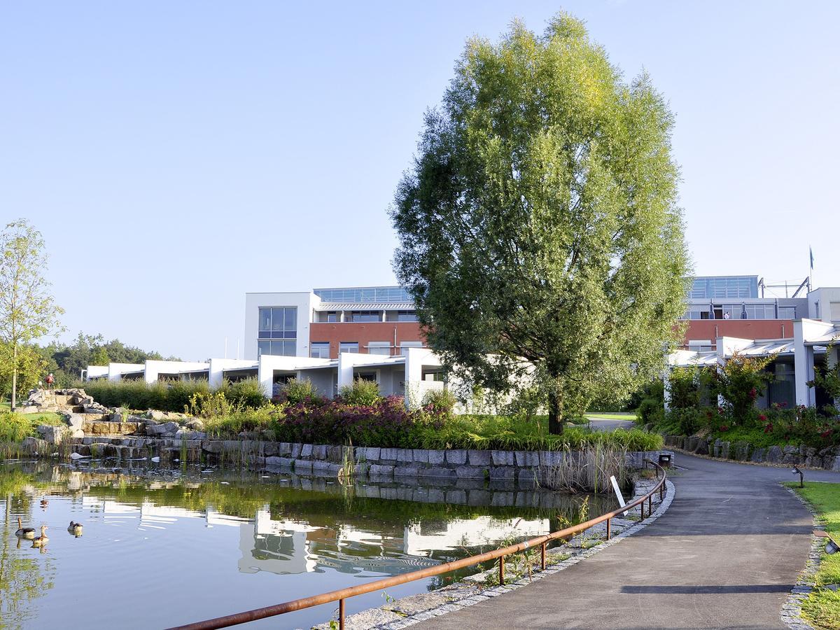 Seminarhotel In Der Manfred-Sauer-Stiftung Lobbach Exterior foto