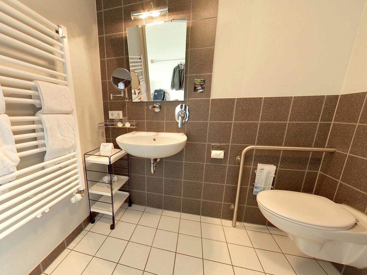 Seminarhotel In Der Manfred-Sauer-Stiftung Lobbach Quarto foto